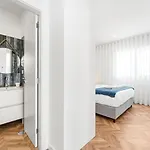 شقة Guestready - Elegant Retreat With Terrace In *