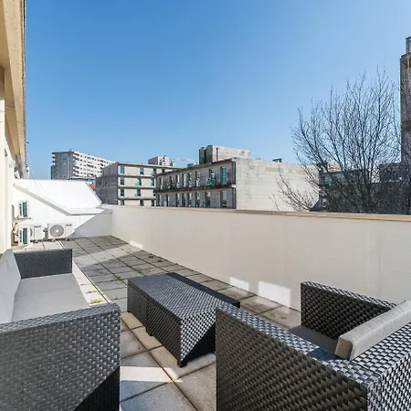 Guestready - Elegant Retreat With Terrace In